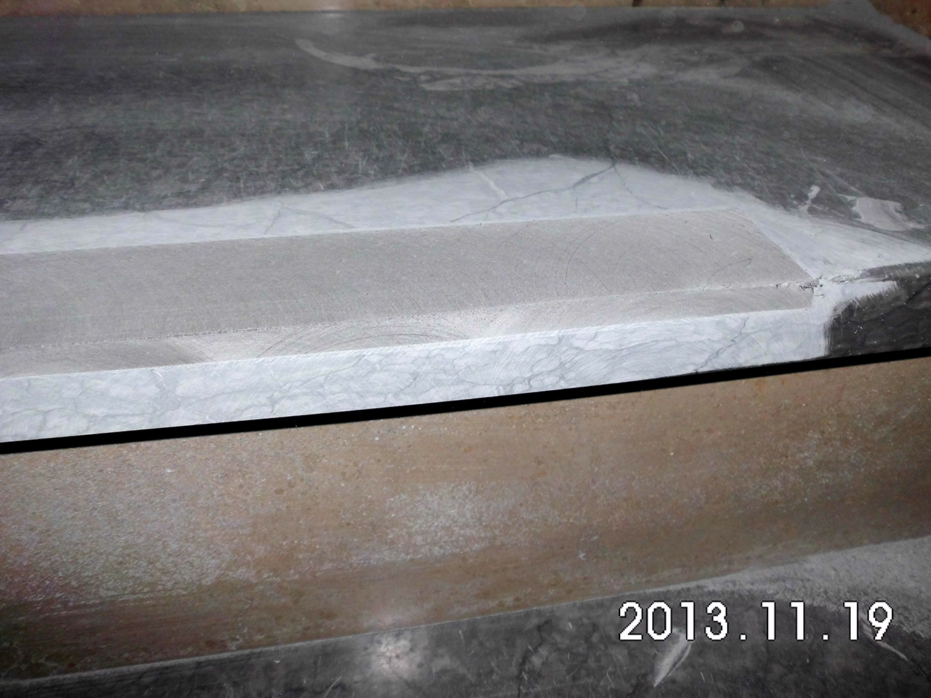 Bild: Tekoschienen, PVC Trittsicherheitskante, Reparaturkante 511 oder Olbrich 310 waehrend dem Austausch durch Naturstein Biermann