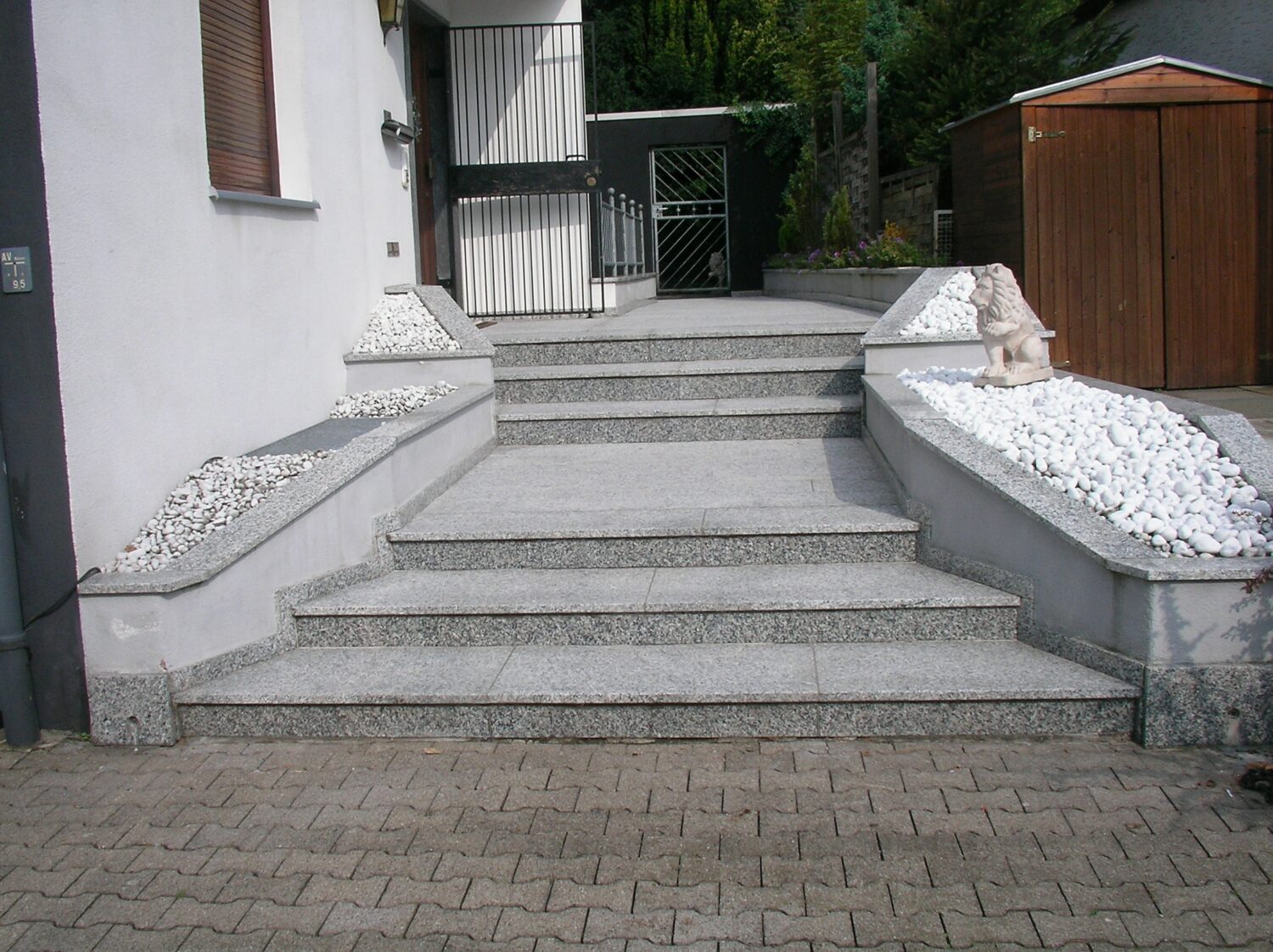 Bild: Treppe aus Hartgestein grundreinigen und impraegnieren durch Naturstein Biermann