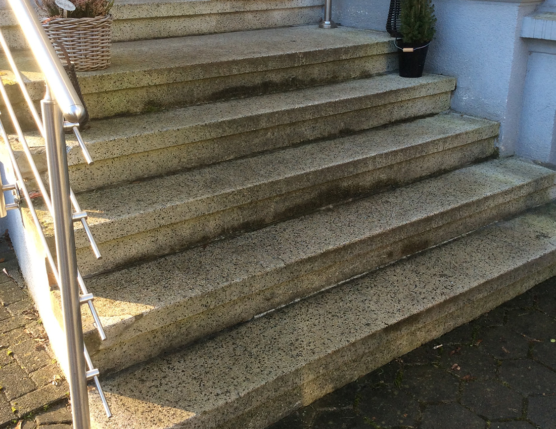Bild: Außentreppe vor der Steinteppichverlegung durch Naturstein Biermann