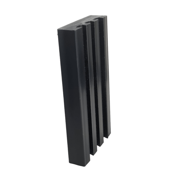 Bild: Reparaturkante 511, Tekoschiene, PVC Trittsicherheitskante, Profil 310 Olbrich, Einbaukanten, Stufenvorderkante schwarzes Profil
